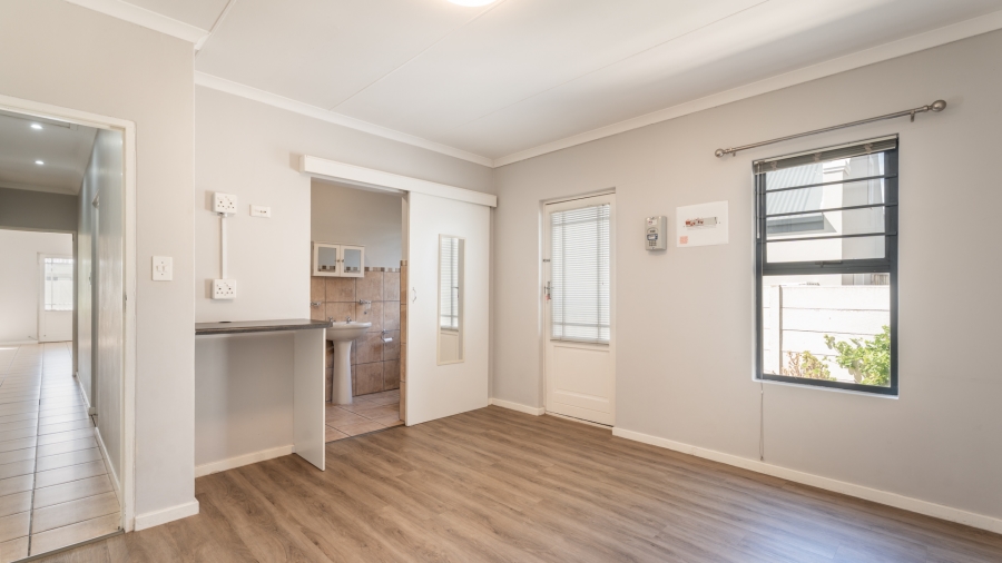 To Let 3 Bedroom Property for Rent in Rouxpark Western Cape
